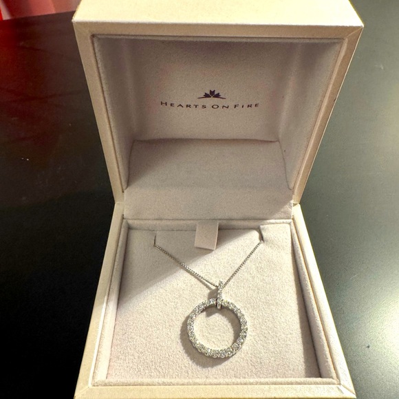 Hearts on Fire 18kW Circles in Motion pendant - Picture 1 of 3